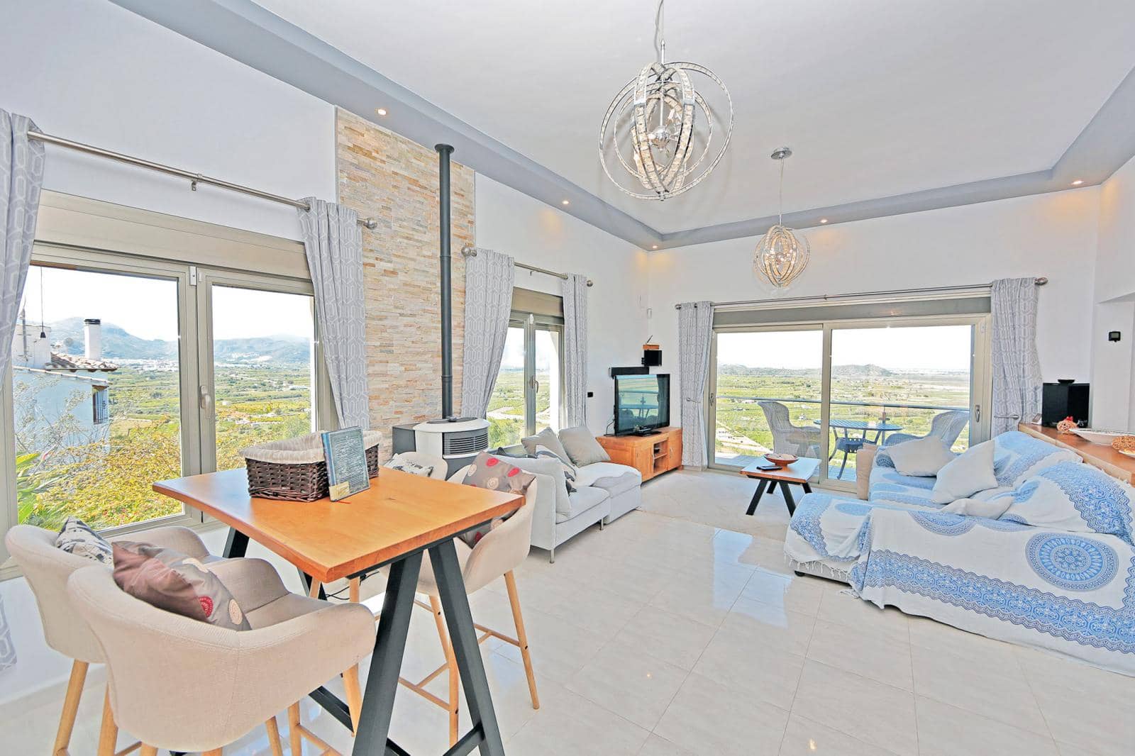 4 bedroom Villa for sale in Denia with pool - € 600,000 (Ref: 9645550)