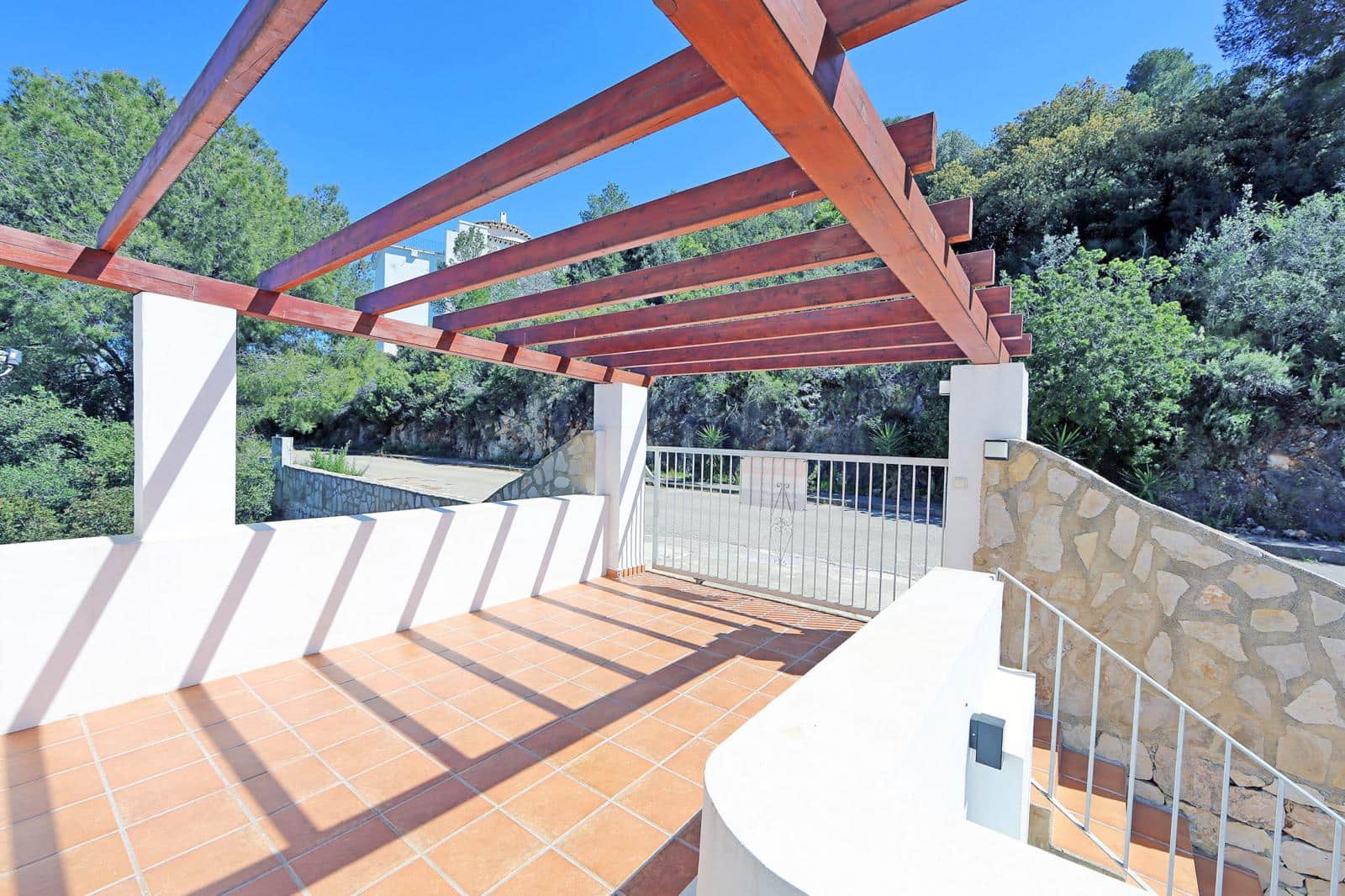 4 bedroom Villa for sale in Denia with pool - € 600,000 (Ref: 9645550)