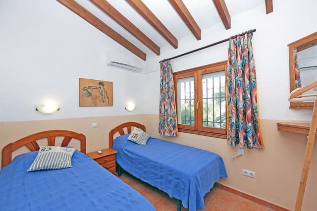 4 sovrum Villa till salu i Dénia med pool - 349 000 € (Ref: 9656961)