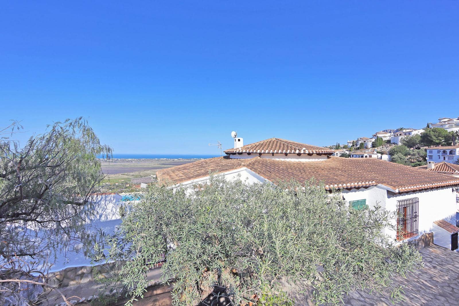 4 Zimmer Villa zu verkaufen in Denia mit Pool - 475.000 € (Ref: 9715338)
