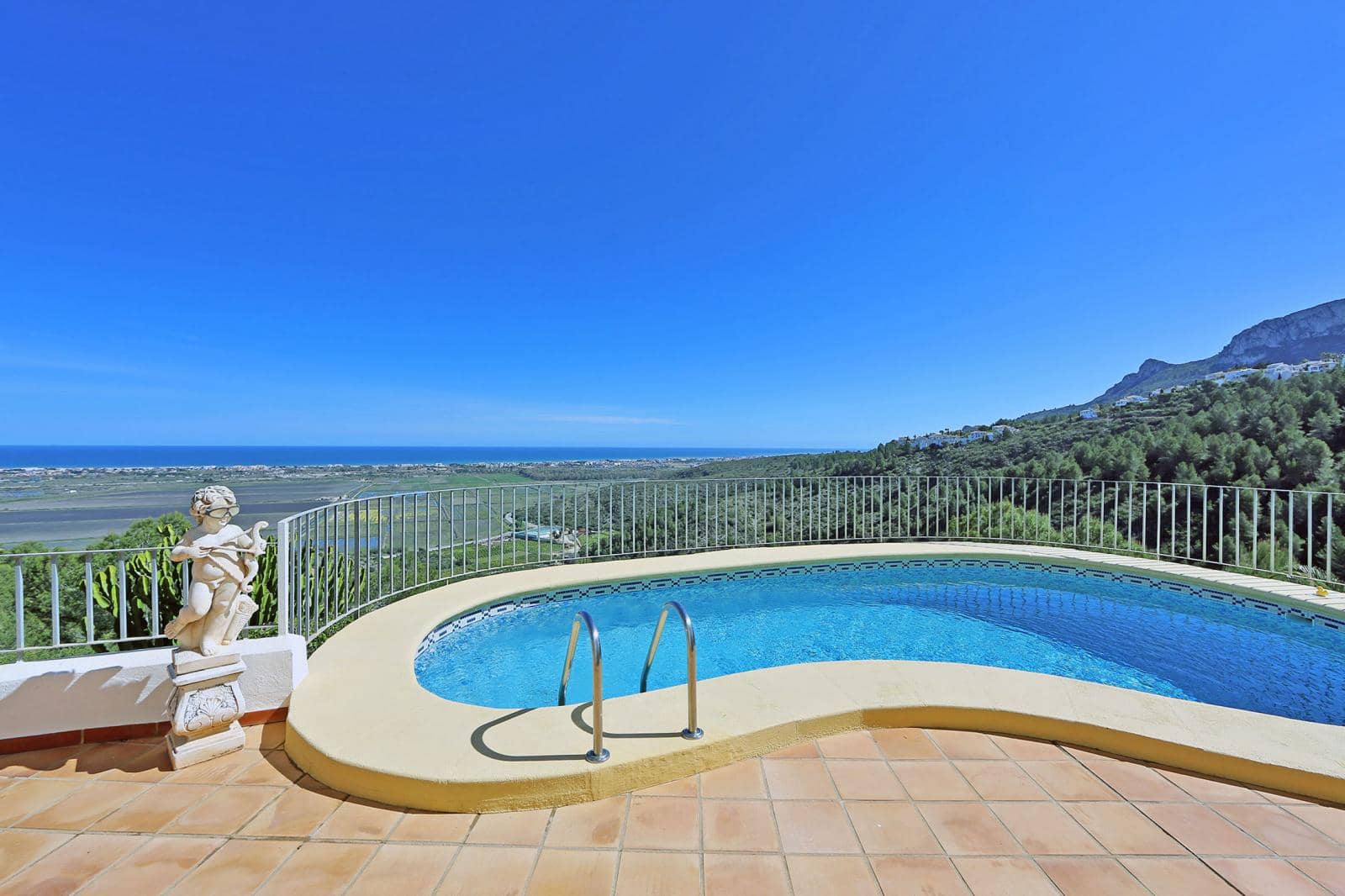 3 bedroom Villa for sale in Denia with pool garage - € 498,000 (Ref: 9723501)