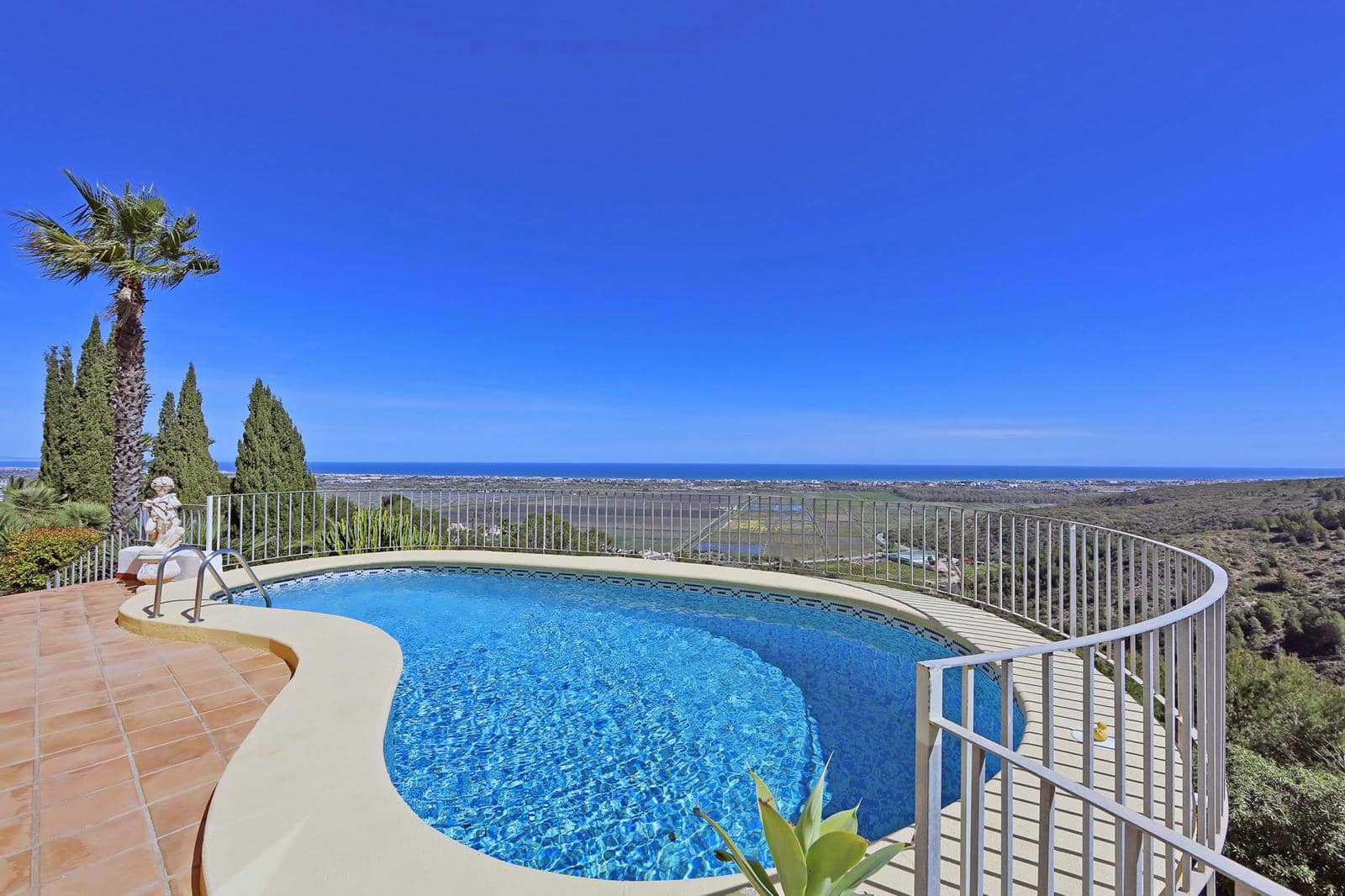 3 bedroom Villa for sale in Denia with pool garage - € 498,000 (Ref: 9723501)