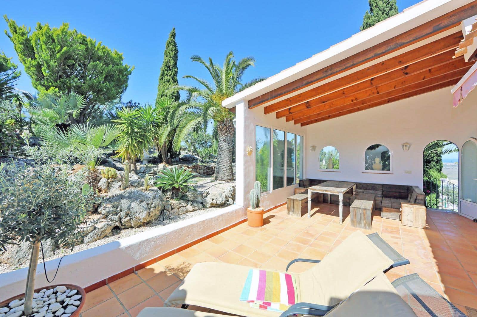3 bedroom Villa for sale in Denia with pool garage - € 498,000 (Ref: 9723501)