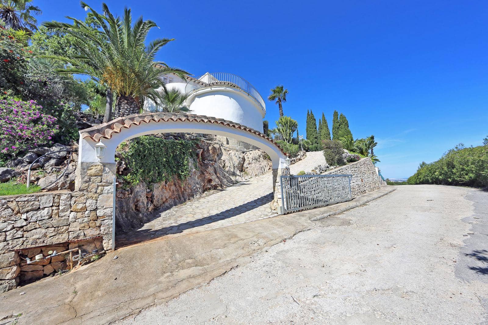 3 bedroom Villa for sale in Denia with pool garage - € 498,000 (Ref: 9723501)