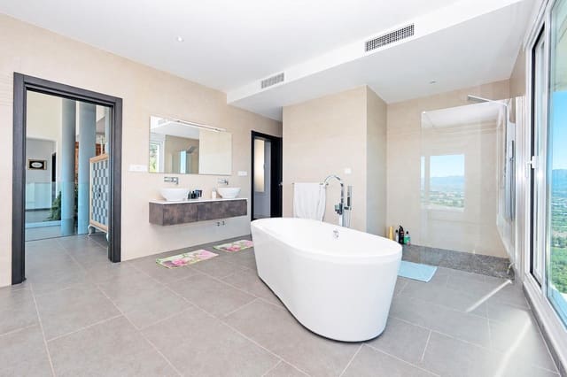 5 soveværelse Villa til salg i Dénia med swimmingpool garage - € 890.000 (Ref: 9780511)