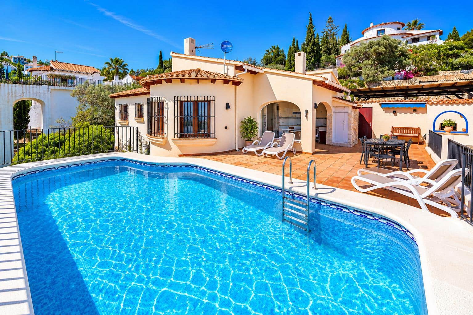 4 bedroom Villa for sale in Denia with pool - € 485,000 (Ref: 9867304)
