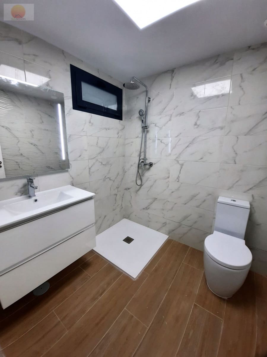 2 makuuhuone Huoneisto myytävänä paikassa San Miguel de Salinas mukana uima-altaan 
autotalli - 201 000 € (Ref: 5559945)