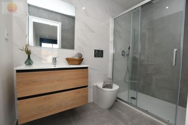 2 bedroom Apartment for sale in Villamartin, Orihuela with pool - € 203,000 (Ref: 5559947)