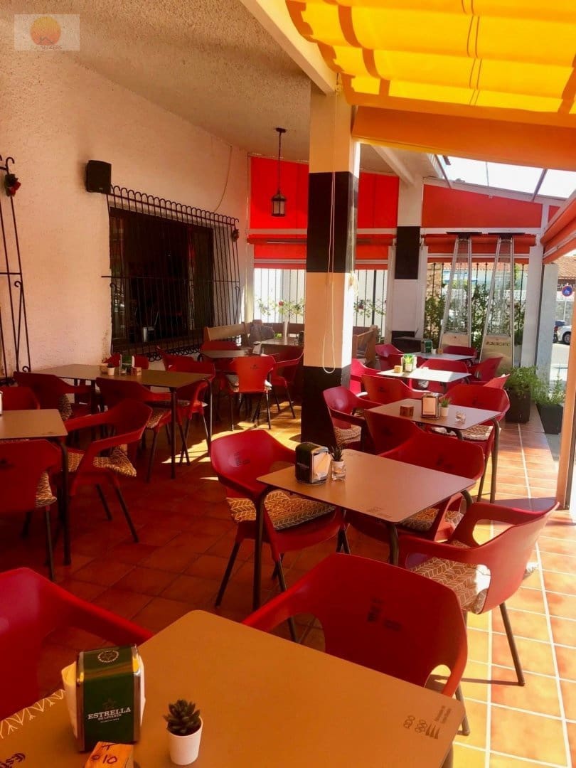 Erhverv til leje i Pinar de Campoverde - € 1.000 (Ref: 6955609)