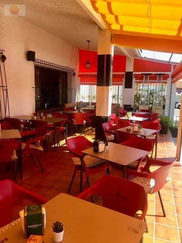 Kaupallinen vuokrattavana paikassa Pinar de Campoverde, Pilar de la Horadada - 1 000 € (Ref: 6955609)