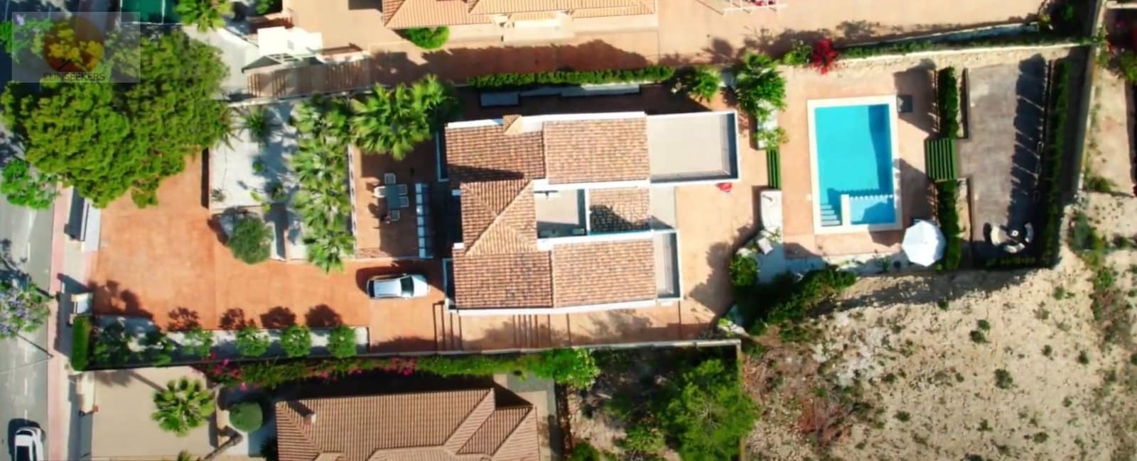 6 soverom Villa til salgs i Monforte del Cid med svømmebasseng garasje - € 750 000 (Ref: 7565866)