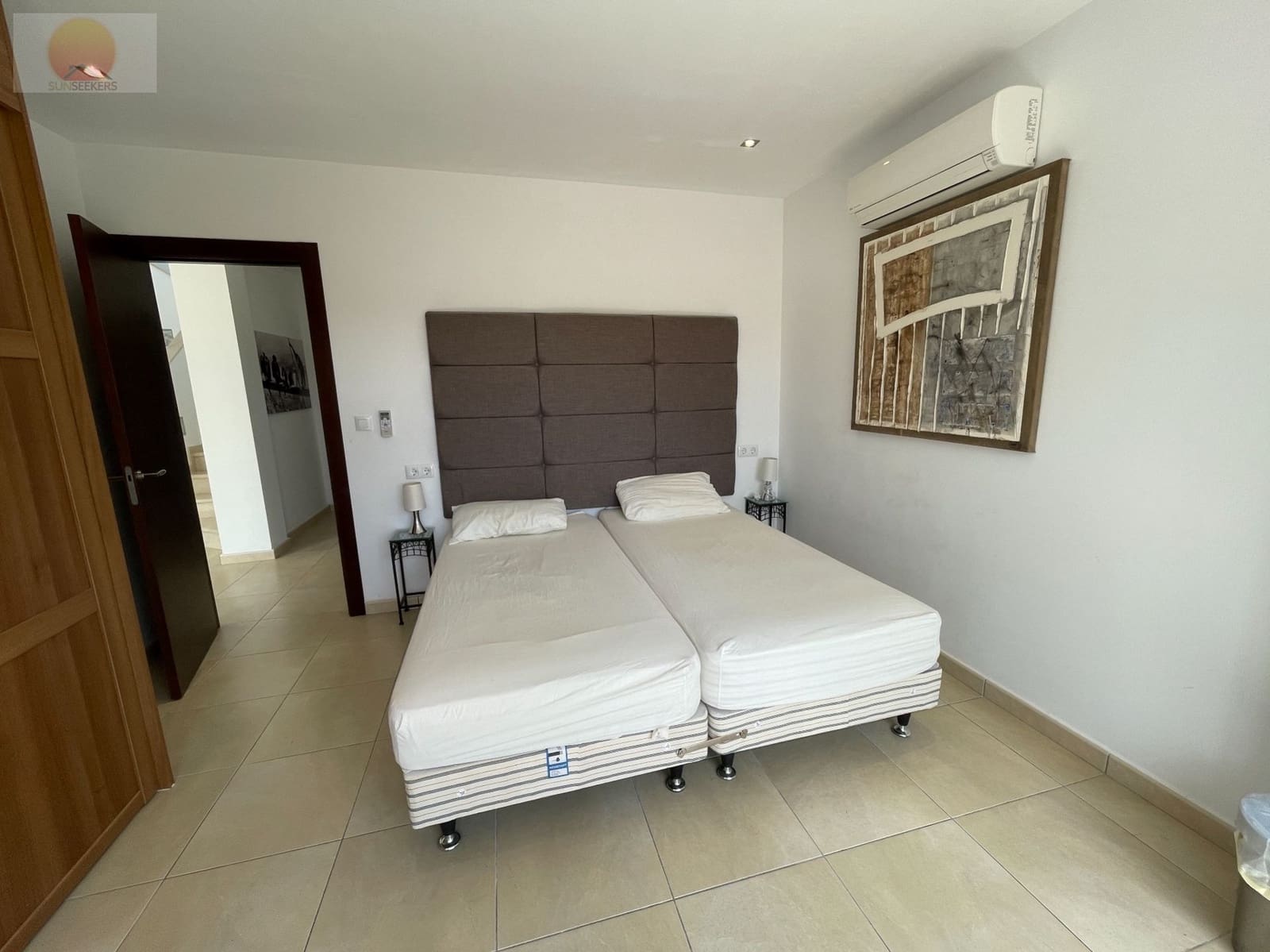 6 soverom Villa til salgs i Monforte del Cid med svømmebasseng garasje - € 750 000 (Ref: 7565866)