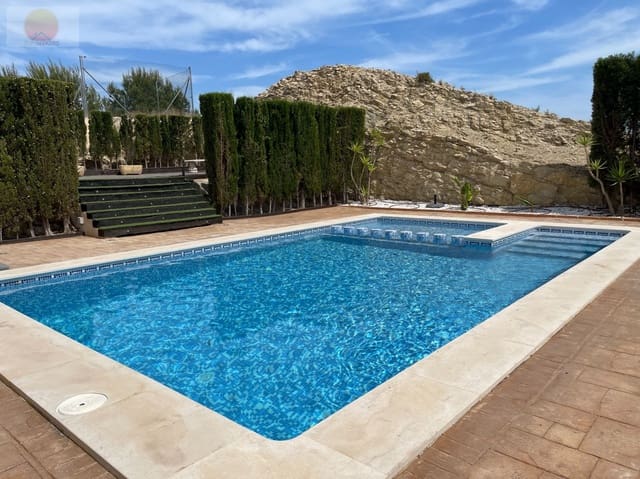 6 soverom Villa til salgs i Monforte del Cid med svømmebasseng garasje - € 750 000 (Ref: 7565866)