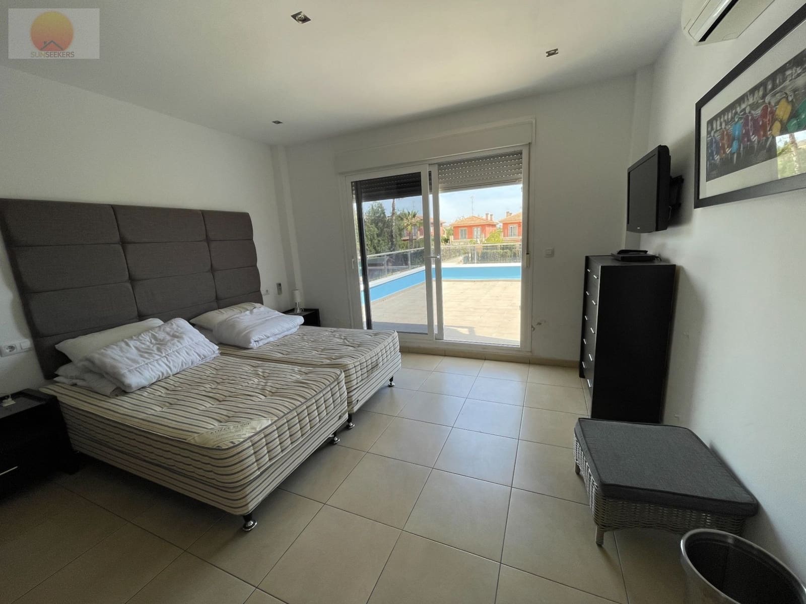 6 soverom Villa til salgs i Monforte del Cid med svømmebasseng garasje - € 750 000 (Ref: 7565866)