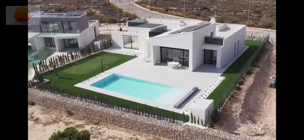 4 bedroom Villa for sale in Banos y Mendigo with pool - € 665,000 (Ref: 7565867)