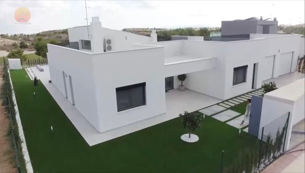 4 bedroom Villa for sale in Banos y Mendigo with pool - € 665,000 (Ref: 7565867)