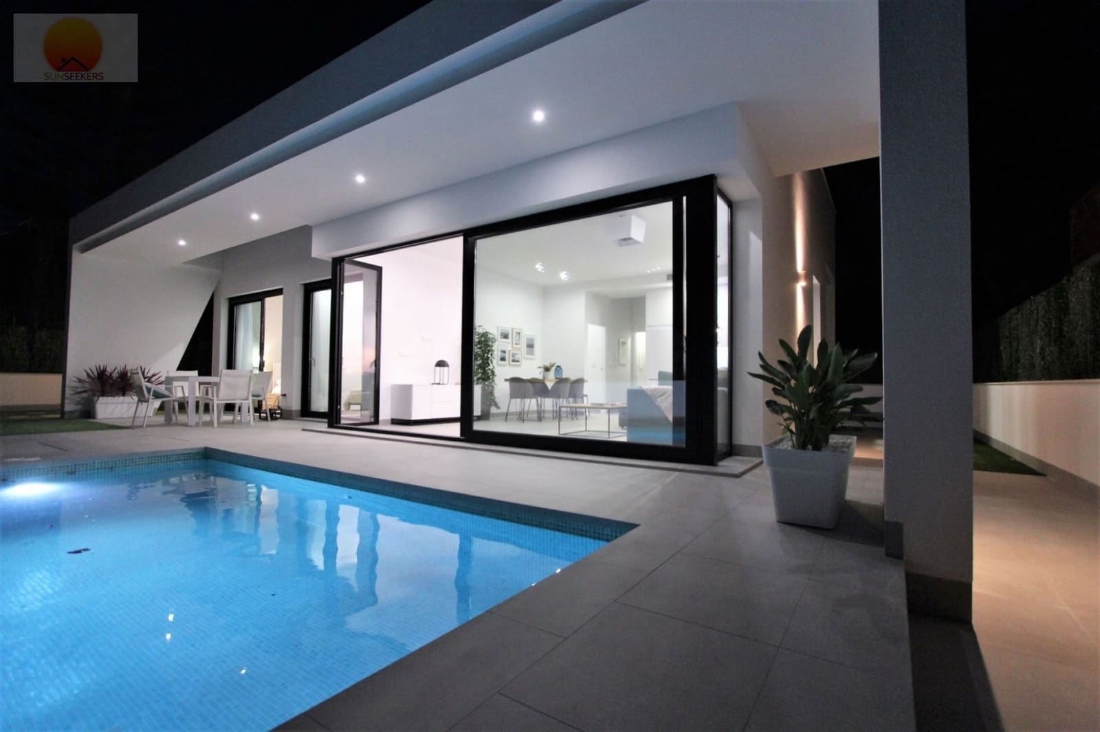 3 bedroom Villa for sale in Pinar de Campoverde with pool garage - € 385,000 (Ref: 7593238)