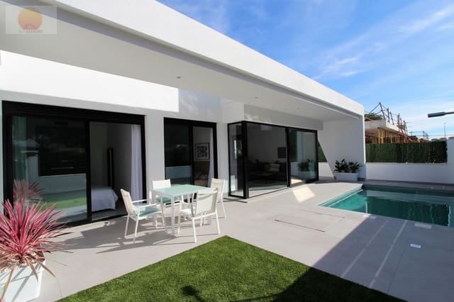 3 quarto Moradia para venda em Pinar de Campoverde, Pilar de la Horadada com piscina garagem - 385 000 € (Ref: 7593238)