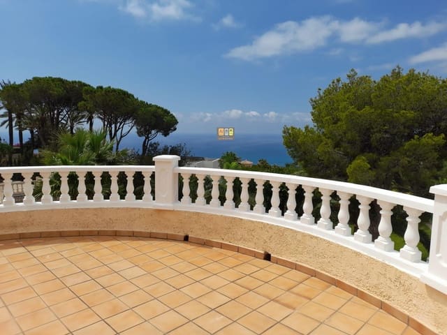 4 soveværelse Villa til leje i Altea med swimmingpool garage - € 2.800 (Ref: 9134430)