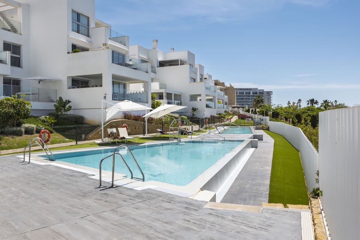 2 bedroom Apartment for sale in Torrequebrada - € 485,000 (Ref: 10000123)