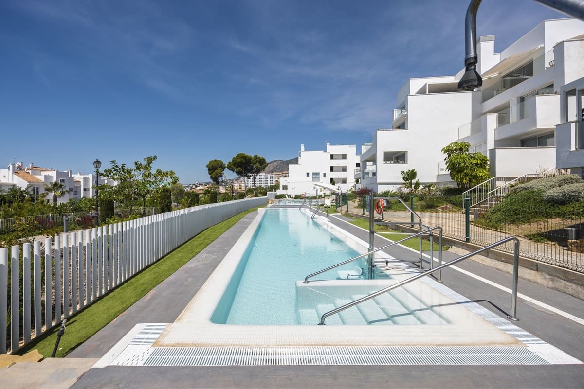 2 bedroom Apartment for sale in Torrequebrada - € 485,000 (Ref: 10000123)