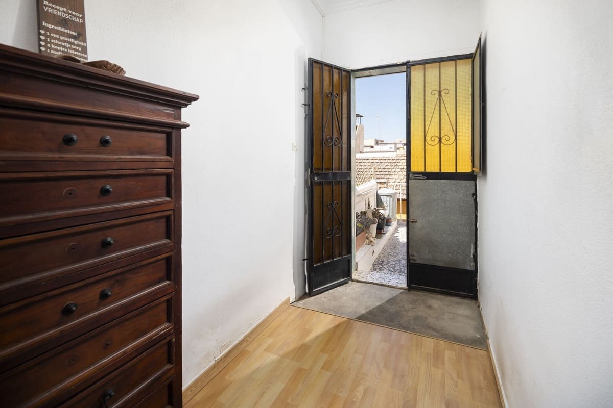 4 slaapkamer Huis te koop in Malaga stad - € 359.000 (Ref: 10098689)