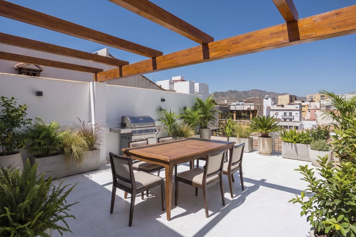 4 slaapkamer Huis te koop in Malaga stad - € 359.000 (Ref: 10098689)