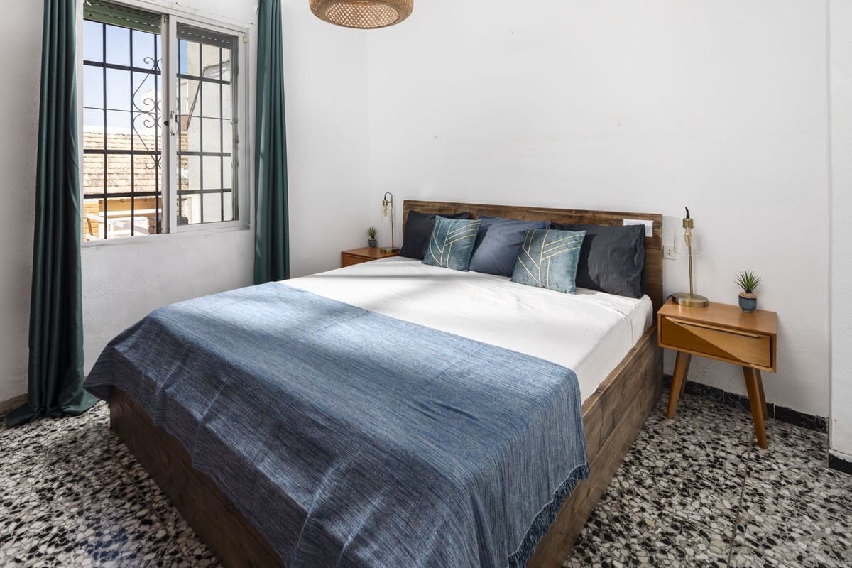 4 slaapkamer Huis te koop in Malaga stad - € 359.000 (Ref: 10098689)
