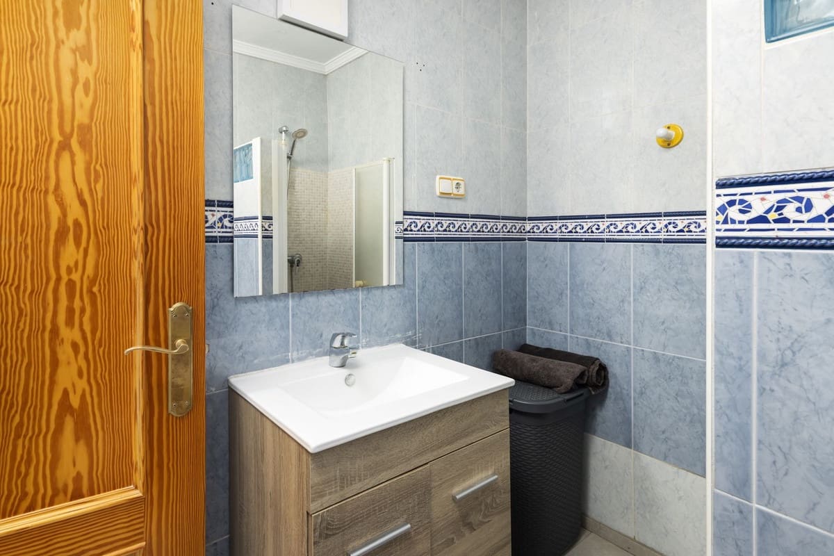 4 slaapkamer Huis te koop in Malaga stad - € 359.000 (Ref: 10098689)
