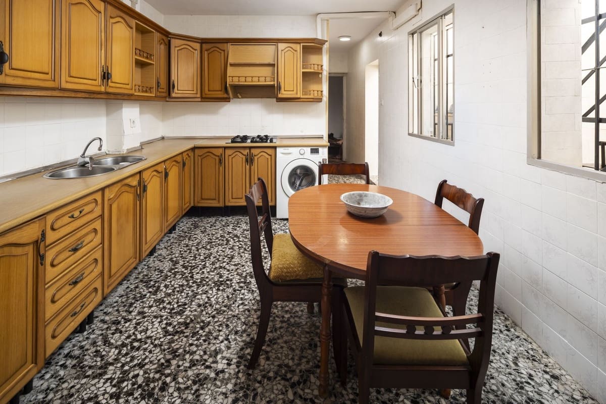 4 slaapkamer Huis te koop in Malaga stad - € 359.000 (Ref: 10098689)