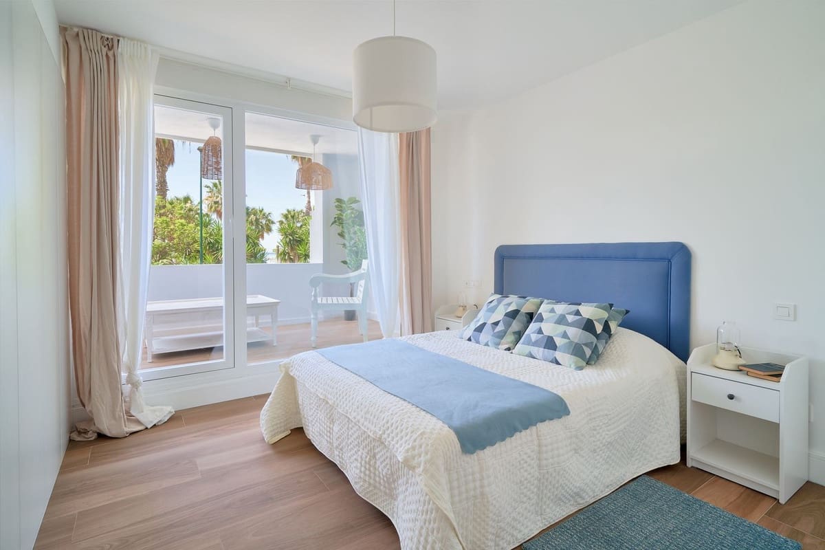 Apartamento Playa de 4 habitaciones en Málaga ciudad en venta - 1.150.000 € (Ref: 8010766)