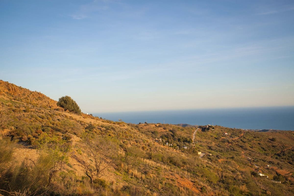 Finca/Landehus til salg i Moclinejo - € 99.000 (Ref: 8145872)