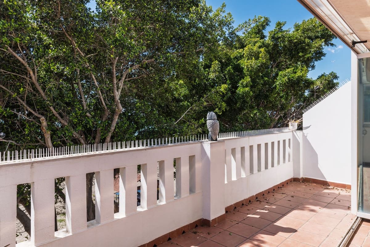 4 soverom Villa til salgs i Malaga by - € 1 050 000 (Ref: 8904748)