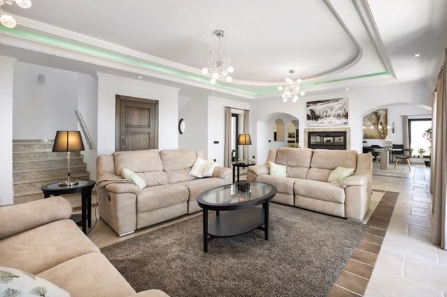 4 quarto Moradia para venda em Valtocado, Mijas com piscina garagem - 2 495 000 € (Ref: 9170814)