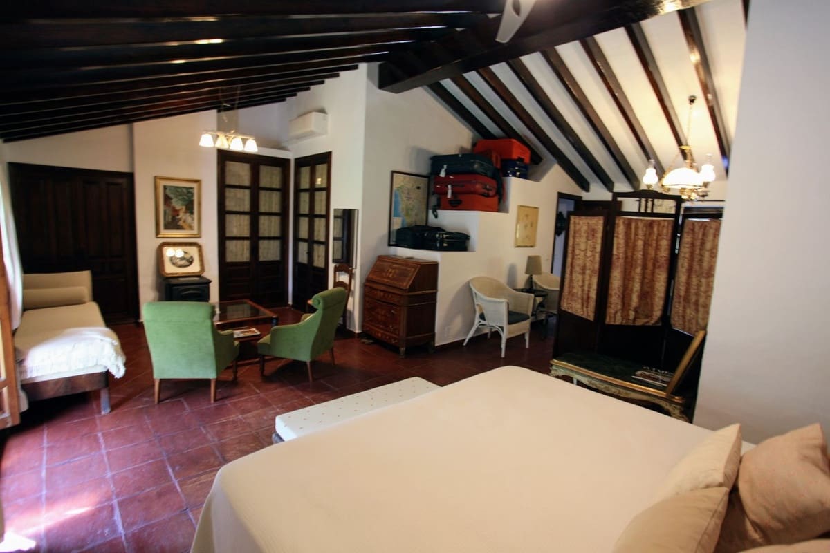 3 bedroom Finca/Country House for sale in Alora - € 695,000 (Ref: 9322830)