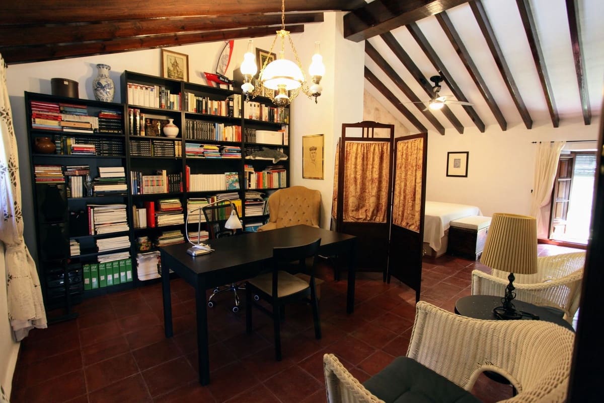 3 bedroom Finca/Country House for sale in Alora - € 695,000 (Ref: 9322830)