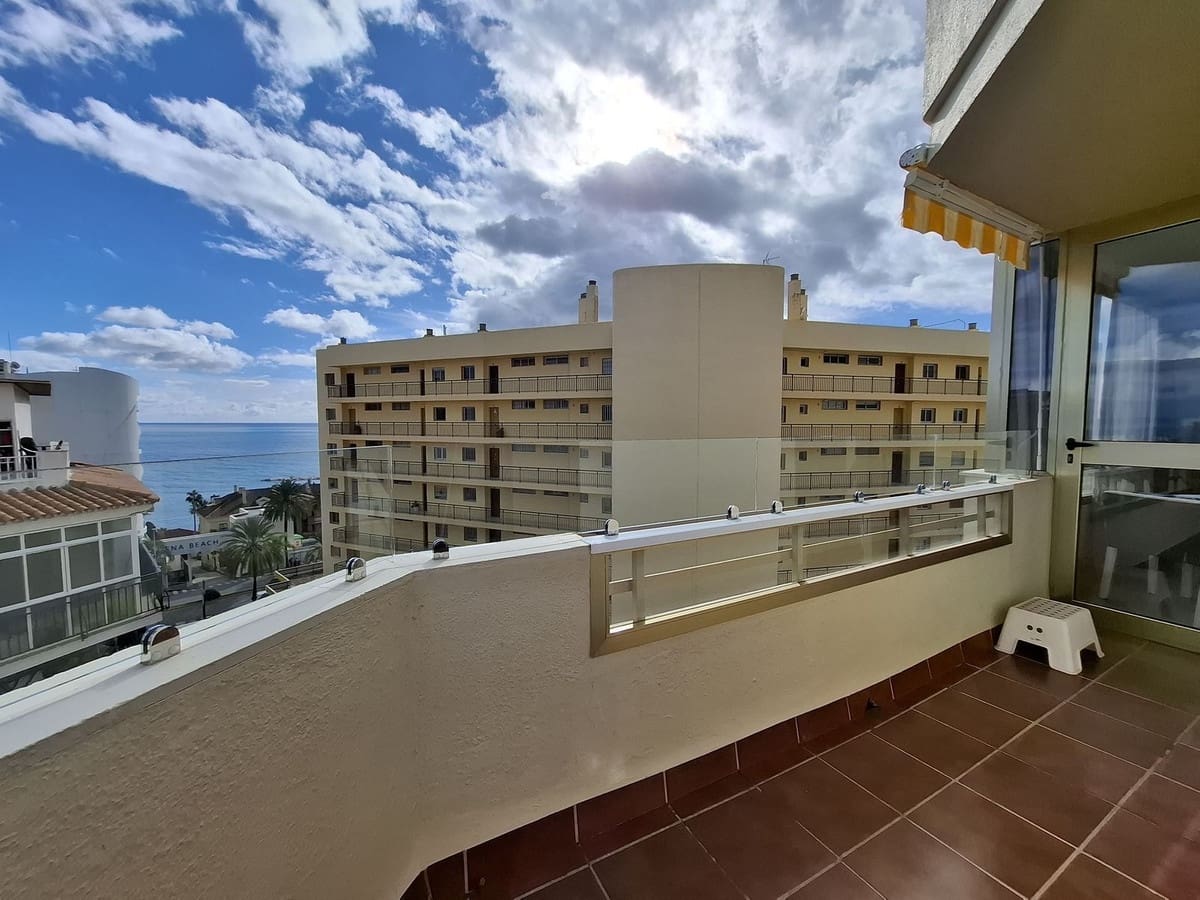 Ático de 2 habitaciones en Benalmadena Costa en alquiler - 1.400 € (Ref: 9471248)