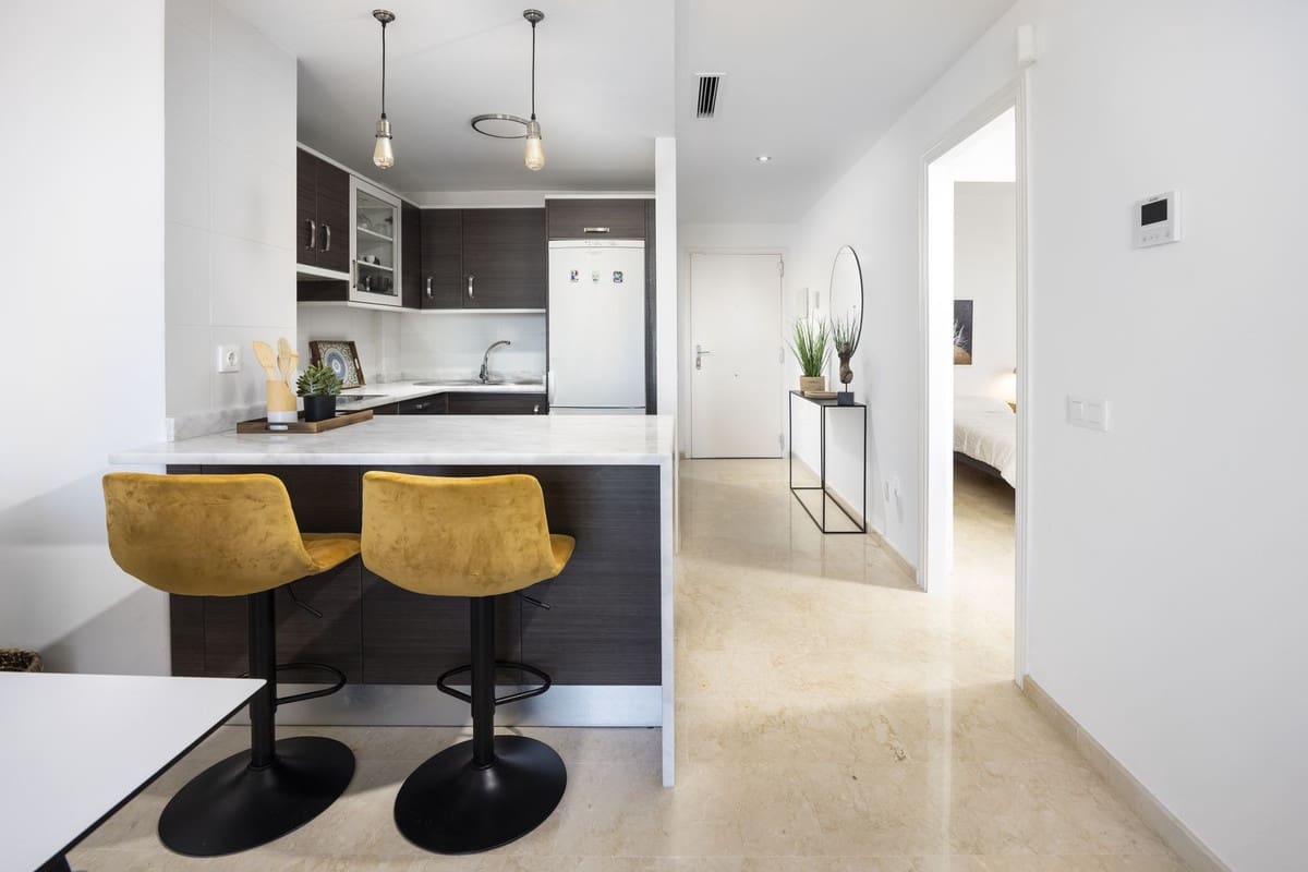 2 Zimmer Apartment zu verkaufen in La Duquesa / Puerto de la Duquesa - 240.000 € (Ref: 9473727)