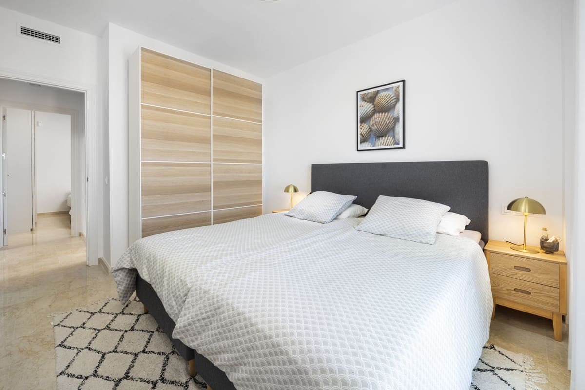 2 Zimmer Apartment zu verkaufen in La Duquesa / Puerto de la Duquesa - 240.000 € (Ref: 9473727)