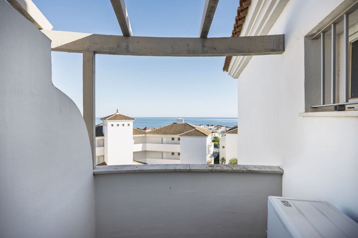 2 Zimmer Apartment zu verkaufen in La Duquesa / Puerto de la Duquesa - 240.000 € (Ref: 9473727)