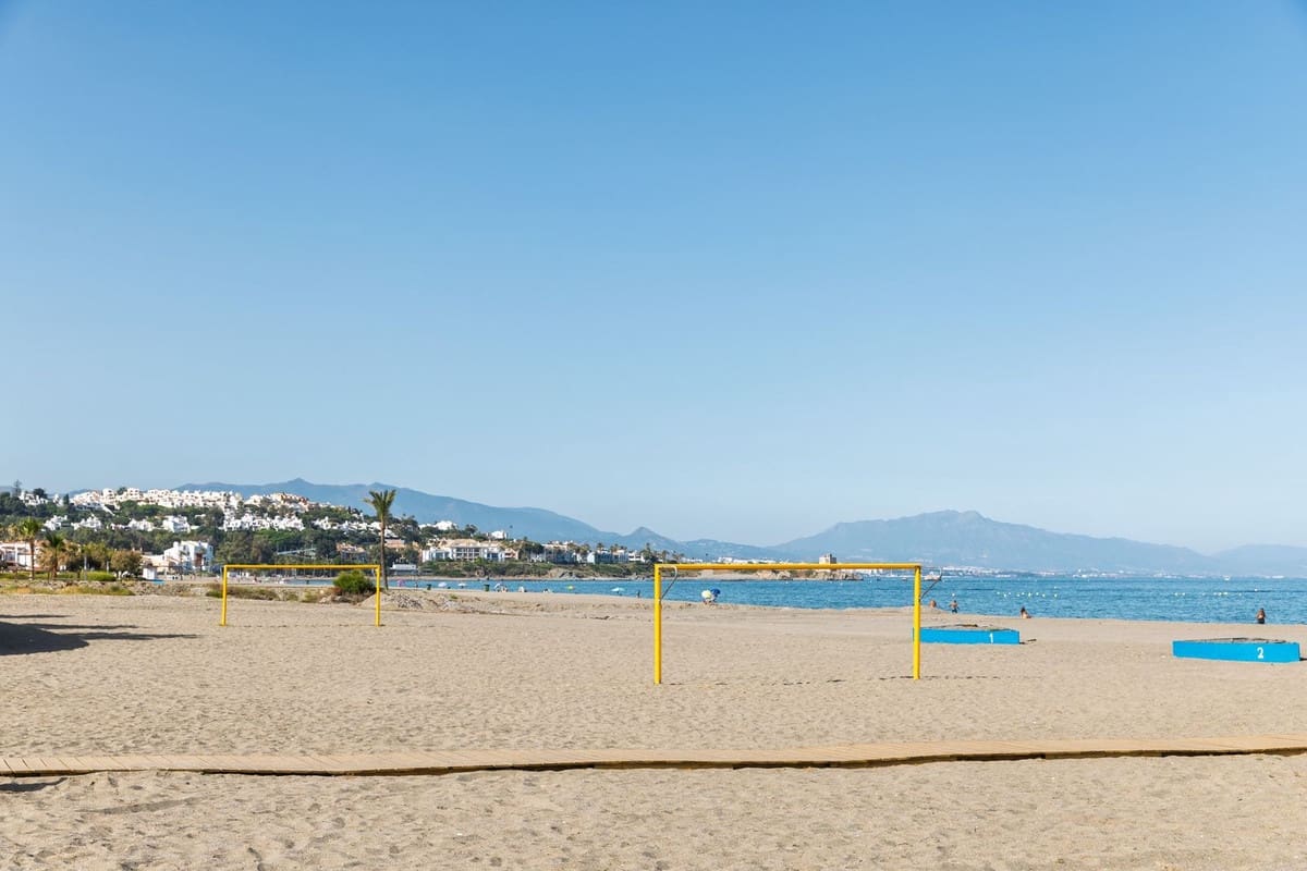 2 Zimmer Apartment zu verkaufen in La Duquesa / Puerto de la Duquesa - 240.000 € (Ref: 9473727)