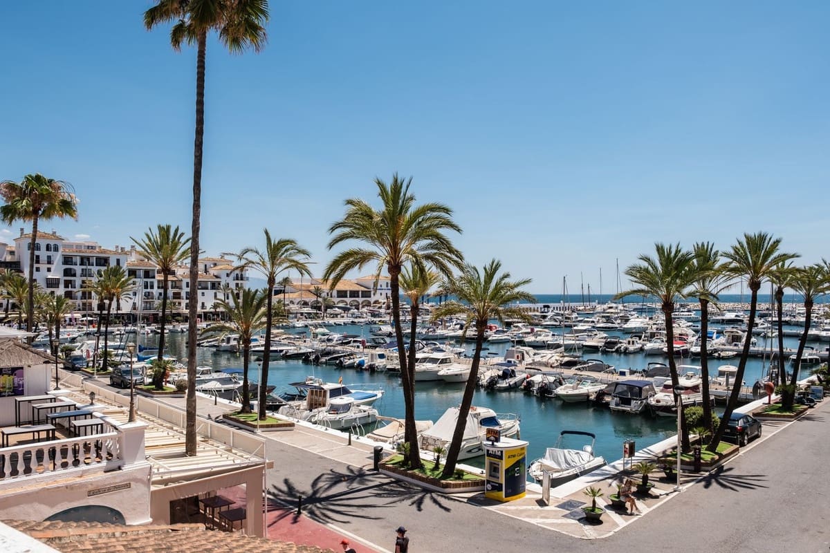 2 Zimmer Apartment zu verkaufen in La Duquesa / Puerto de la Duquesa - 240.000 € (Ref: 9473727)