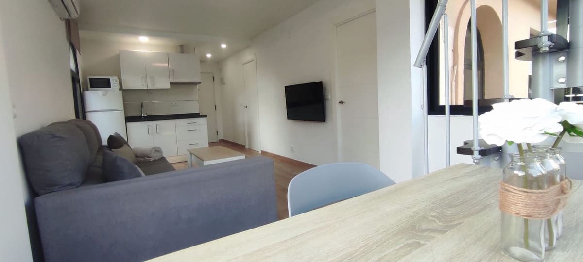 3 bedroom Penthouse for rent in Torremolinos - € 1,300 (Ref: 9539475)