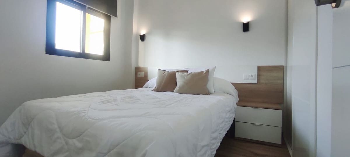 3 bedroom Penthouse for rent in Torremolinos - € 1,300 (Ref: 9539475)