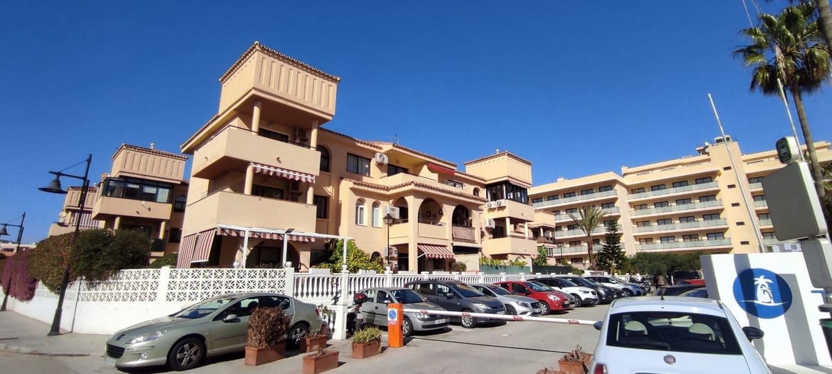 3 bedroom Penthouse for rent in Torremolinos - € 1,300 (Ref: 9539475)