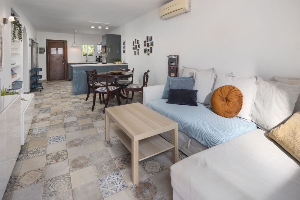 2 makuuhuone Omakotitalo myytävänä paikassa Torremolinos - 350 000 € (Ref: 9915989)