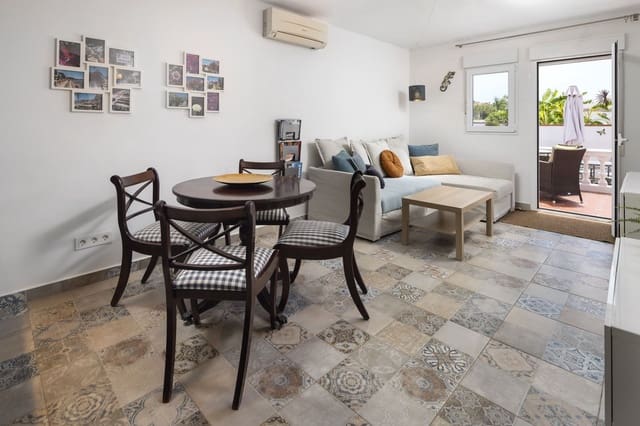 2 makuuhuone Omakotitalo myytävänä paikassa Torremolinos - 350 000 € (Ref: 9915989)