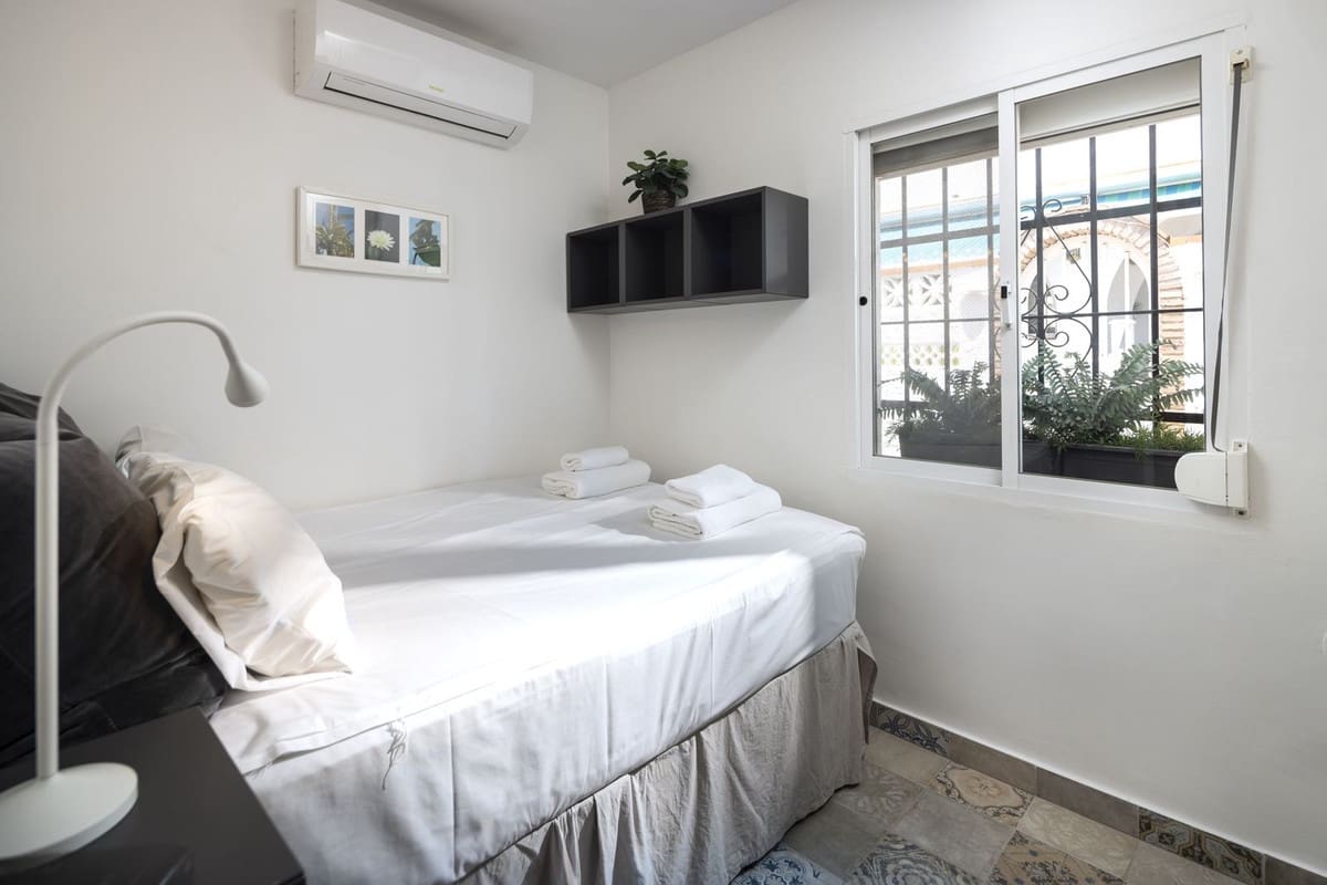 2 makuuhuone Omakotitalo myytävänä paikassa Torremolinos - 350 000 € (Ref: 9915989)