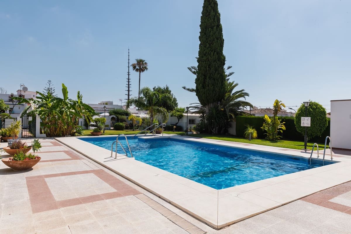 2 makuuhuone Omakotitalo myytävänä paikassa Torremolinos - 350 000 € (Ref: 9915989)