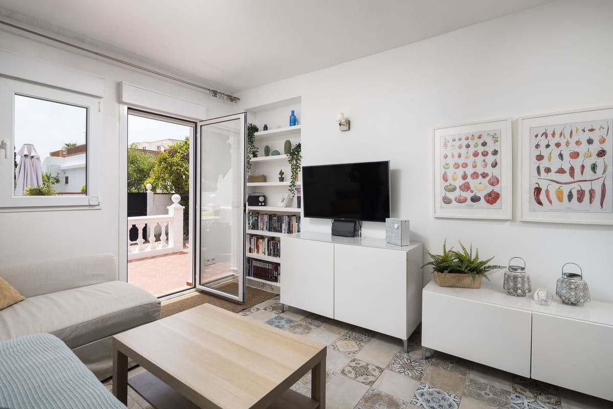2 makuuhuone Omakotitalo myytävänä paikassa Torremolinos - 350 000 € (Ref: 9915989)